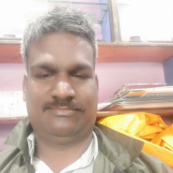 Poshmark profile picture for @velmurugan